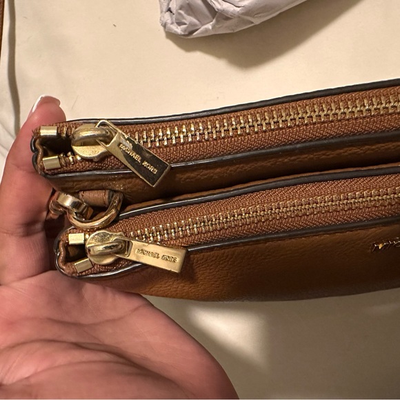 MICHAEL KORS
Leather Trimmed Crossbody Bag - Picture 9 of 11